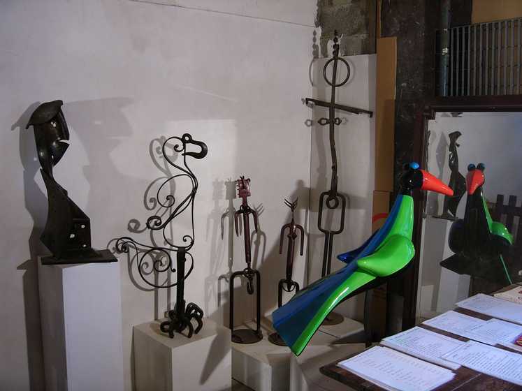 [Sculptures3-display.jpg]