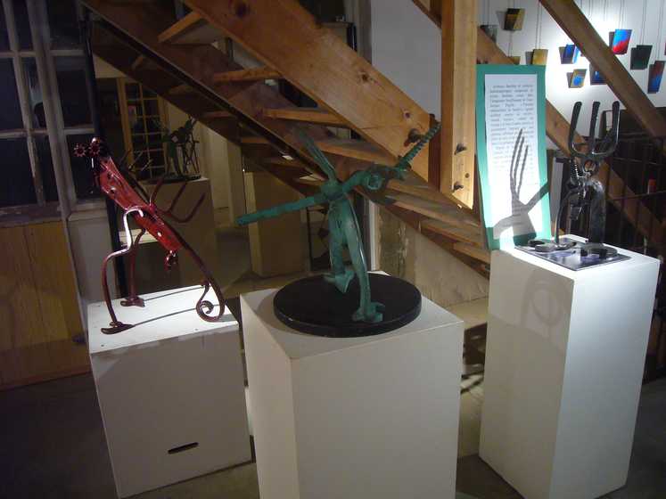[Sculptures-display.jpg]